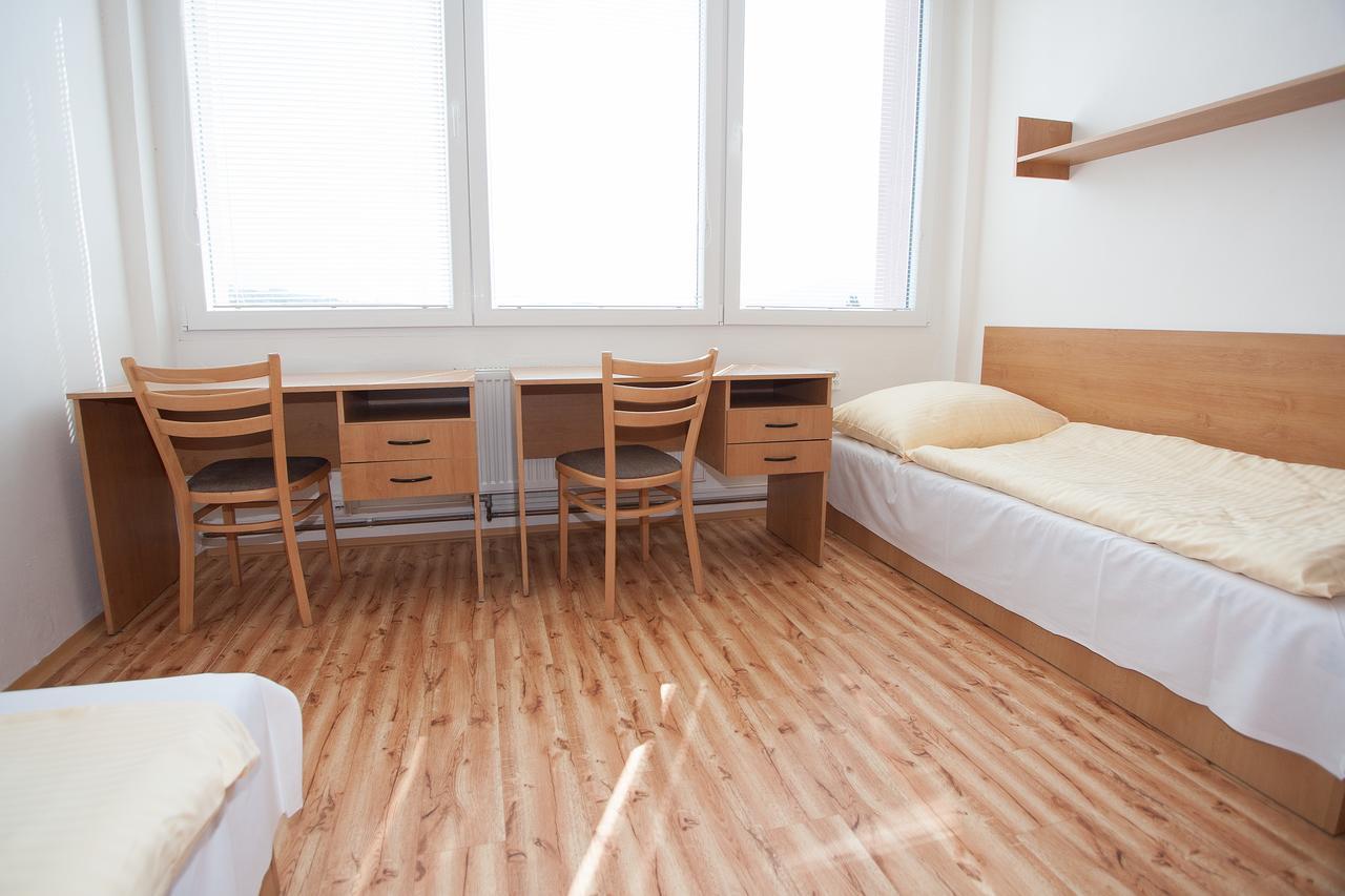 Koleje Ujep Hostel Usti nad Labem Bagian luar foto