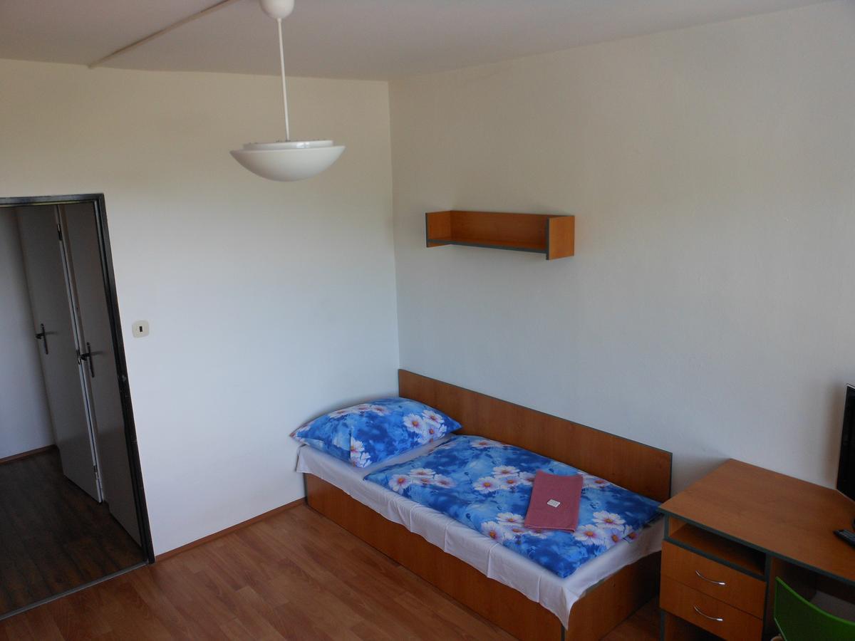 Koleje Ujep Hostel Usti nad Labem Bagian luar foto